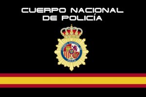 POLICIA CON FONDO NEGRO